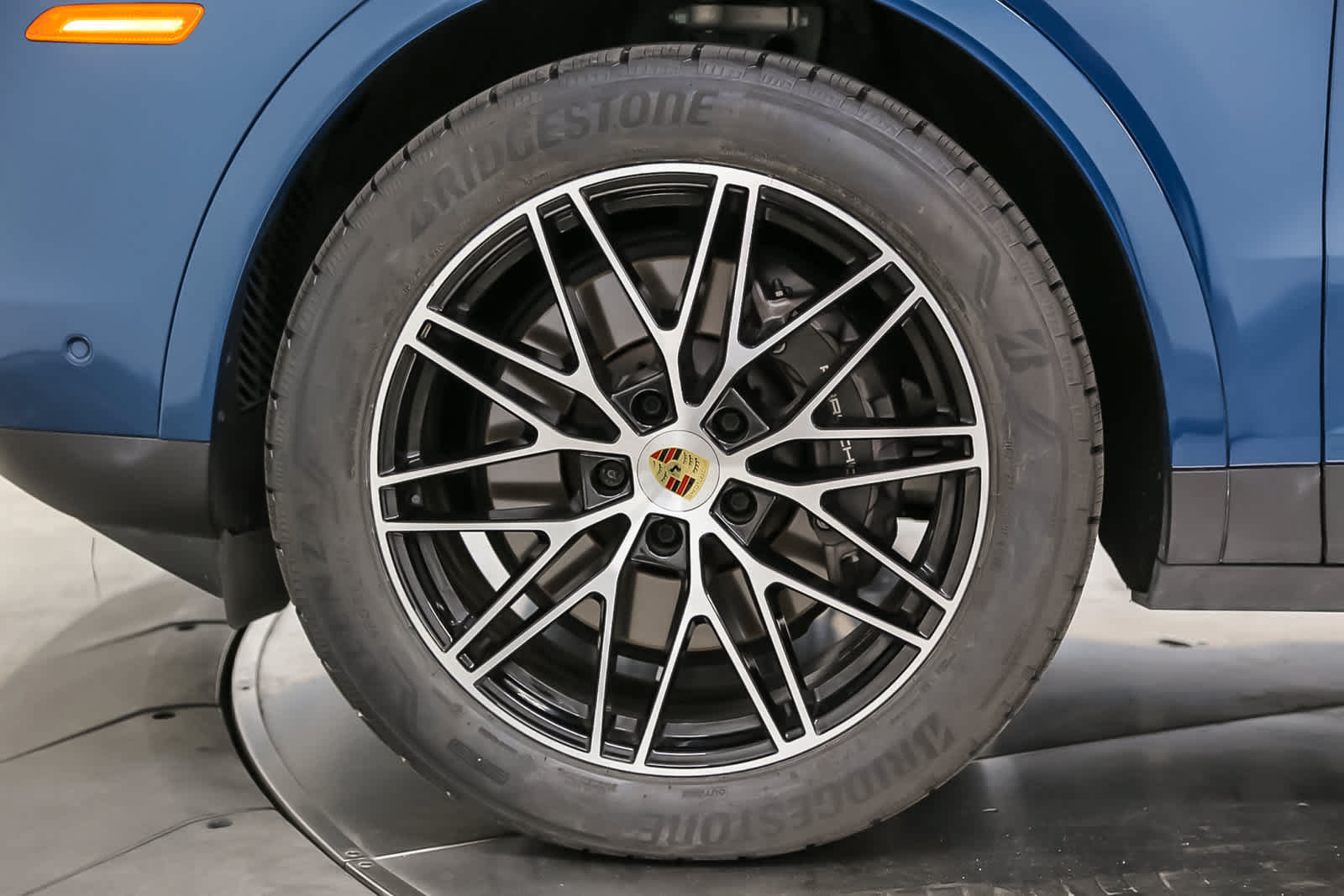 Certified 2024 Porsche Cayenne AWD/4WD image 14