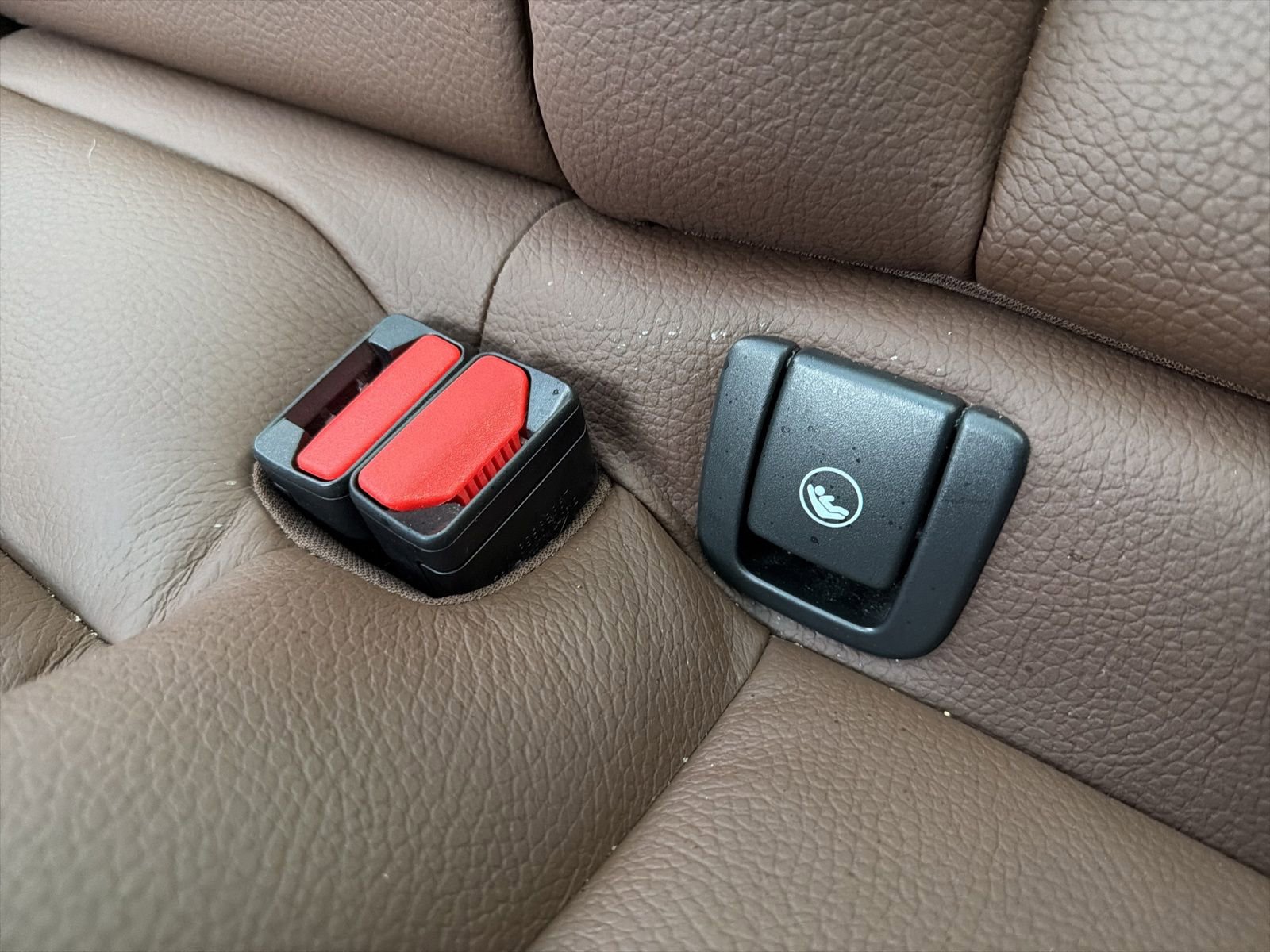 Certified 2025 Volvo XC60 T8 Plus w/ Protection Package Premier image 91