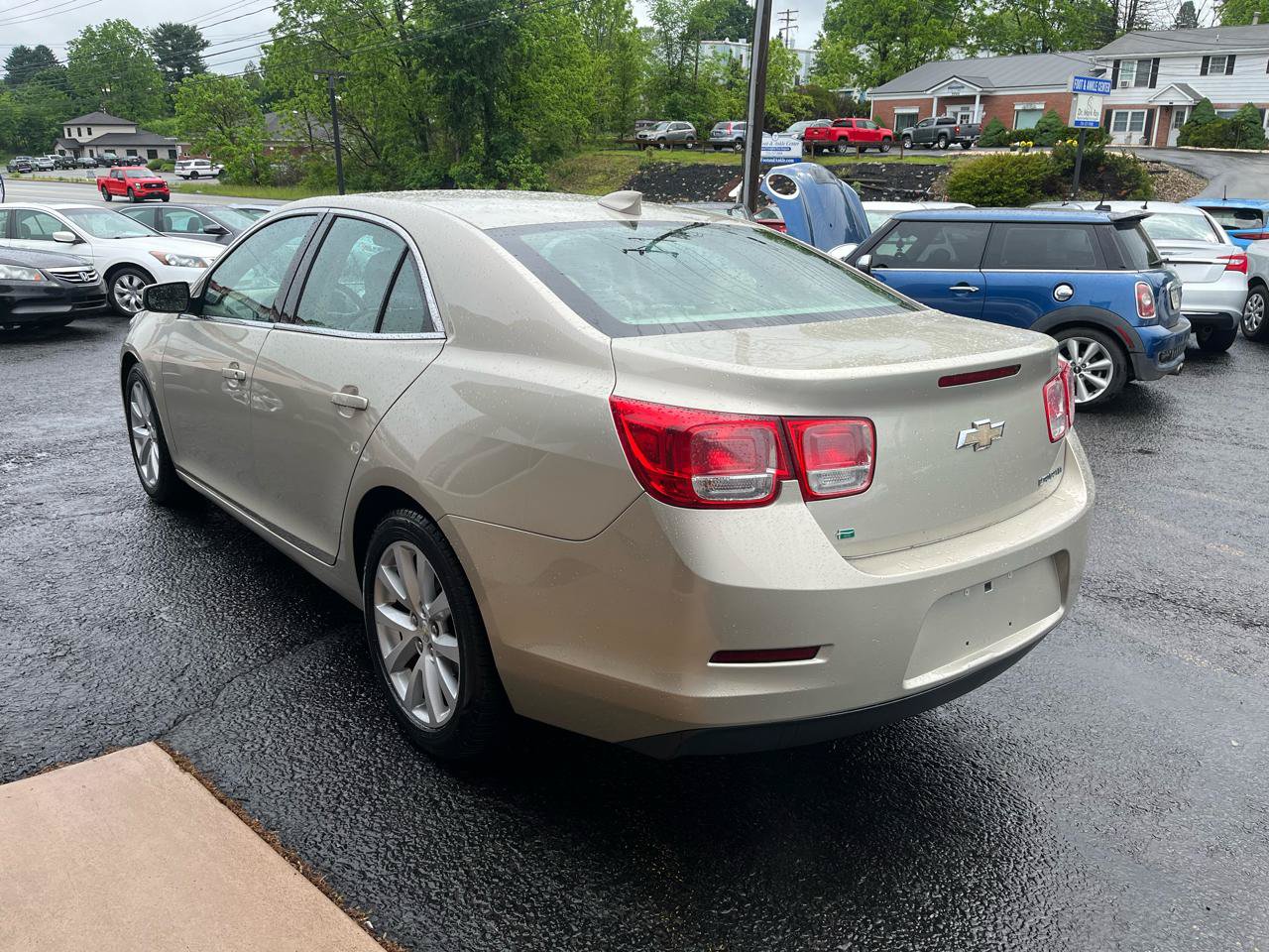Used 2015 Chevrolet Malibu LT FWD image 9