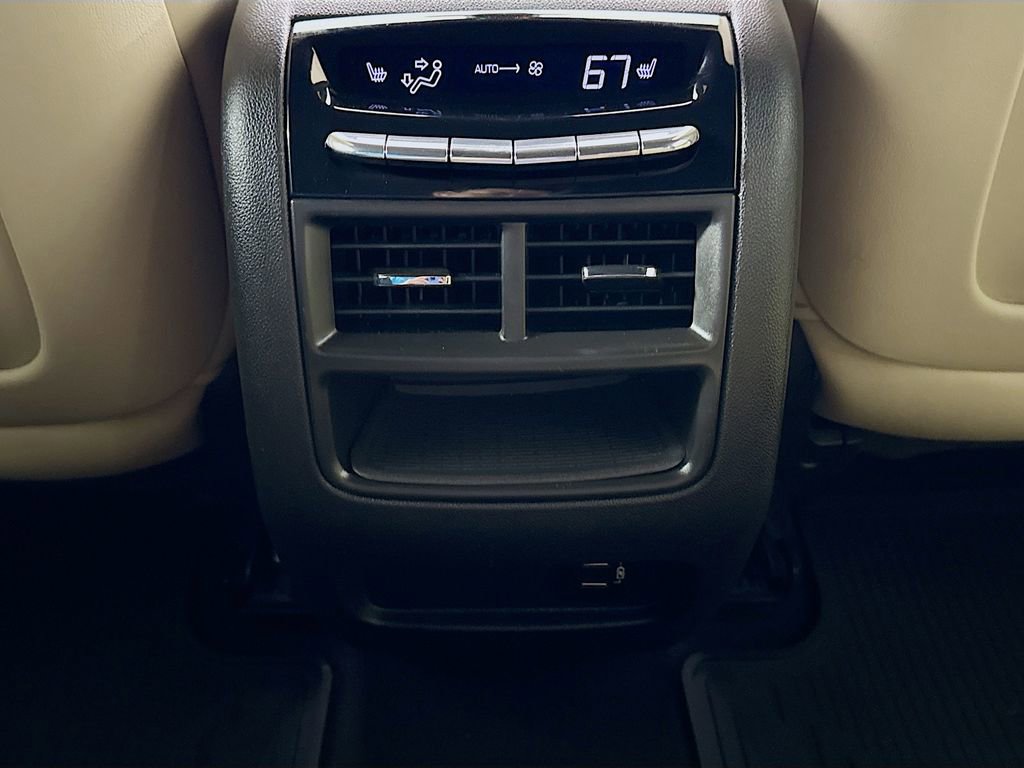 Used 2018 Cadillac XT5 Luxury w/ Driver Awareness Package image 27