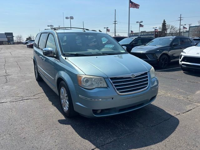 Used 2009 Chrysler Town & Country Limited w/ Entertainment Group #3 image 3