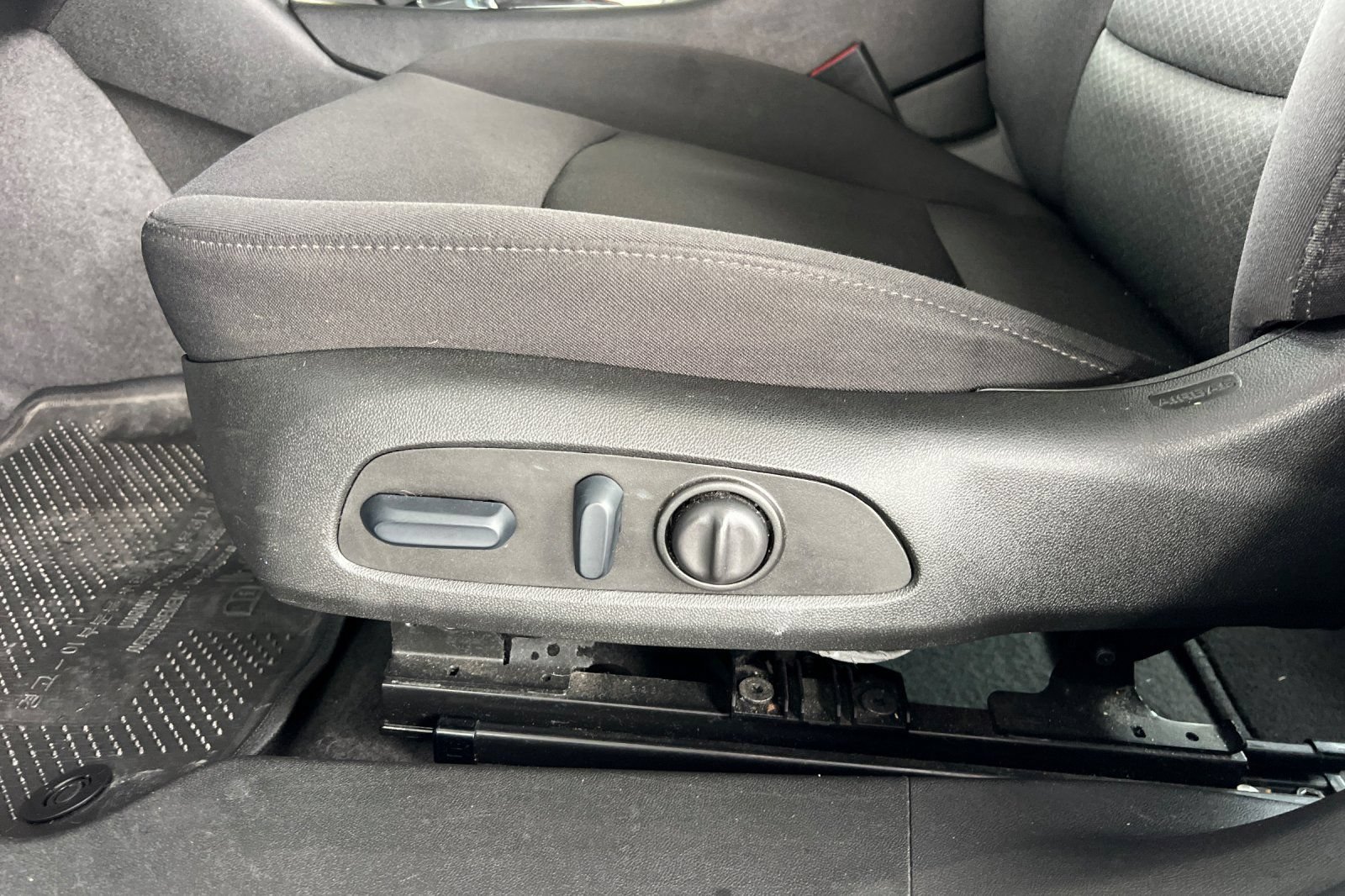 Used 2025 Chevrolet Malibu RS FWD image 19