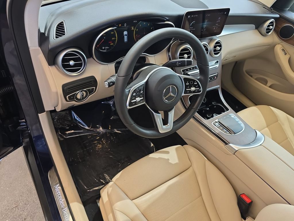 Used 2021 Mercedes-Benz GLC 300 4MATIC image 10