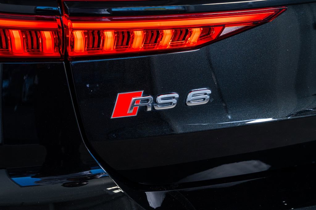 Used 2024 Audi RS 6 performance image 25