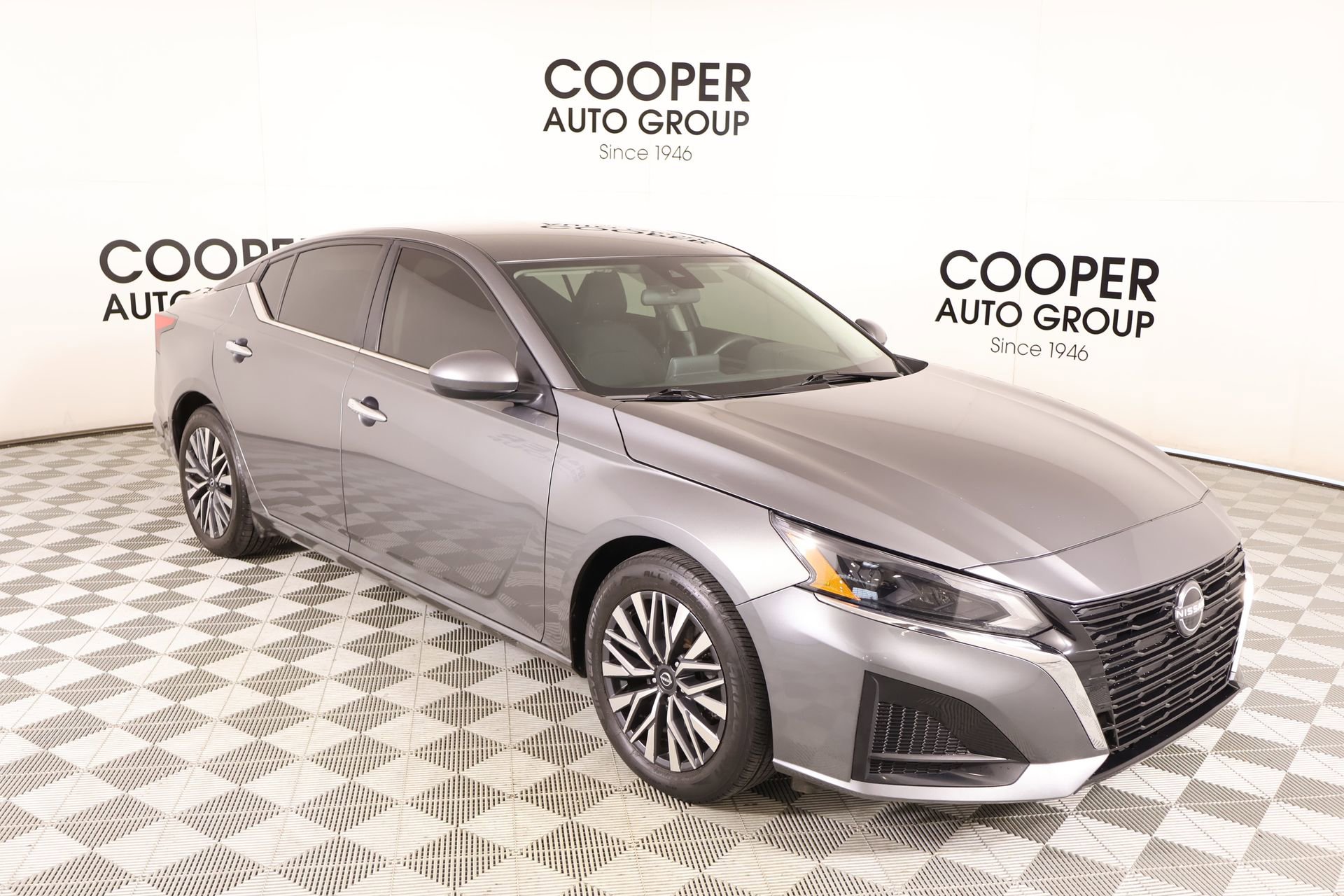 Used 2023 Nissan Altima 2.5 SV