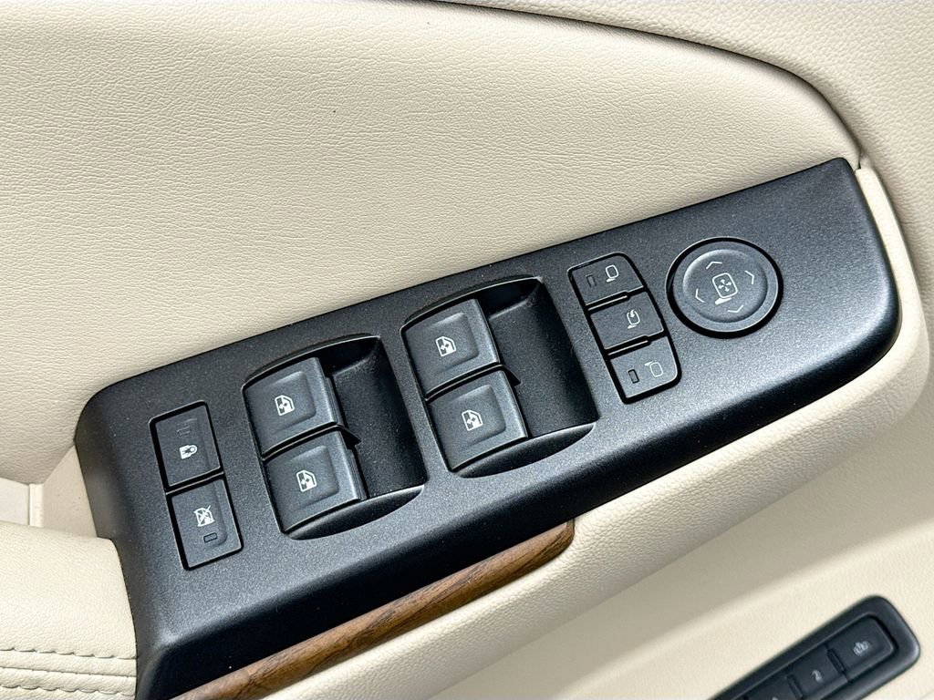 Used 2020 GMC Yukon XL Denali w/ Denali Ultimate Package image 18