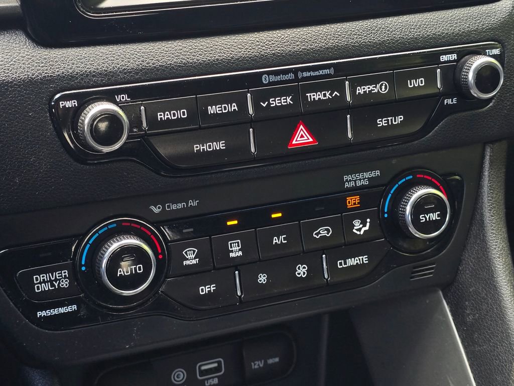 Used 2017 Kia Niro LX image 38