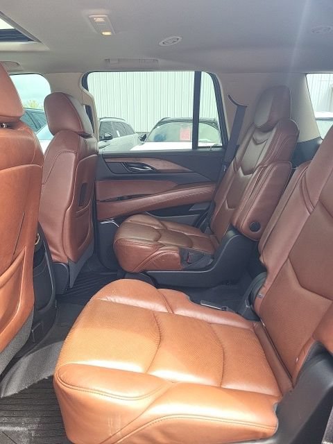 Used 2020 Cadillac Escalade Luxury AWD/4WD image 18