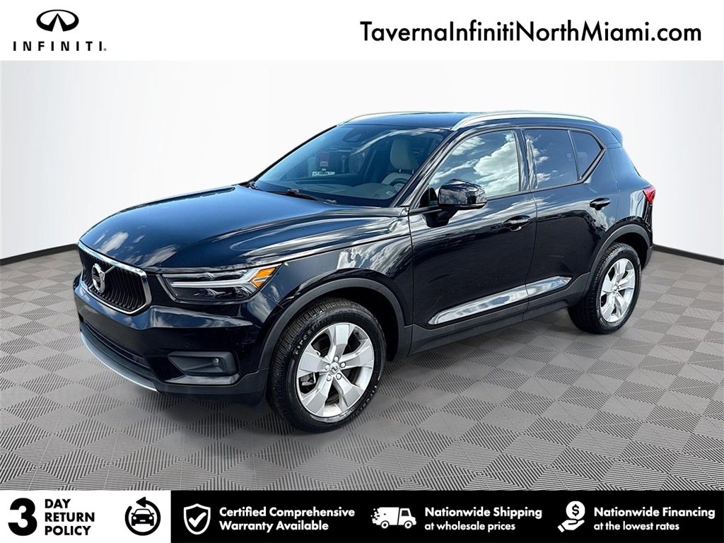 Used 2022 Volvo XC40 T5 Momentum