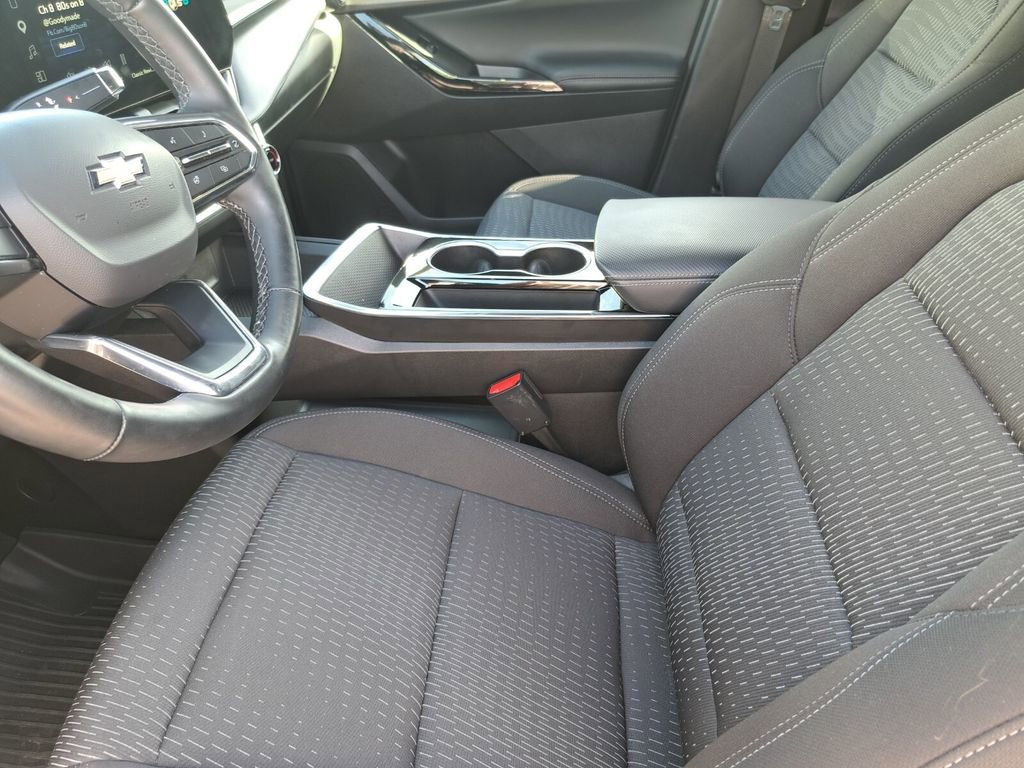 Used 2025 Chevrolet Equinox LT FWD image 17