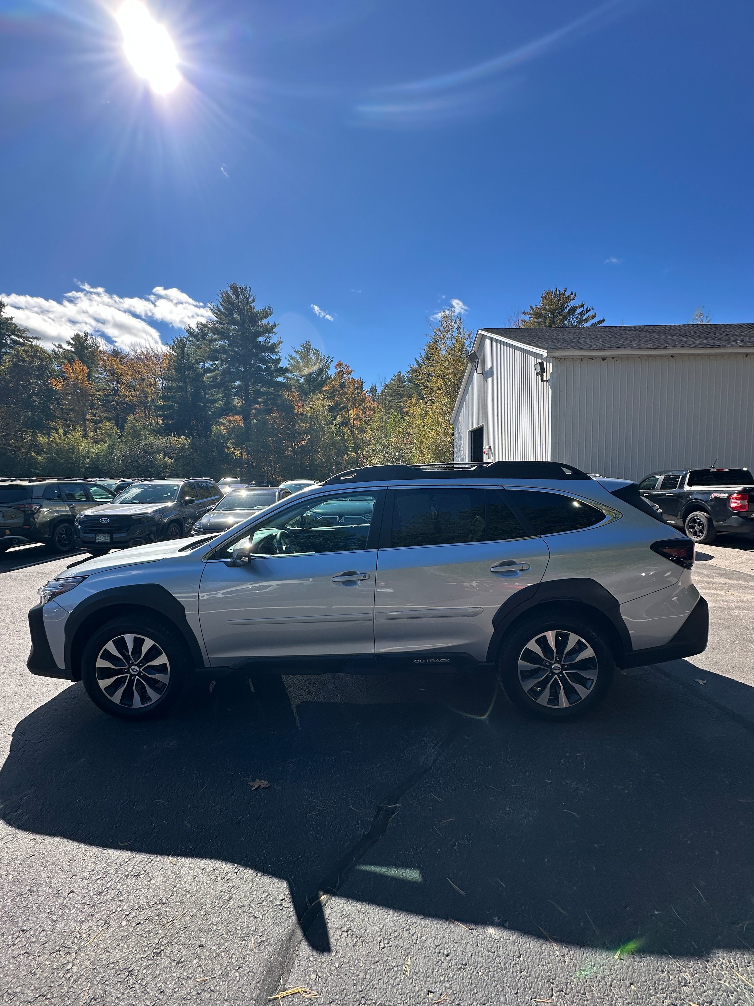 Used 2025 Subaru Outback Limited AWD/4WD image 11