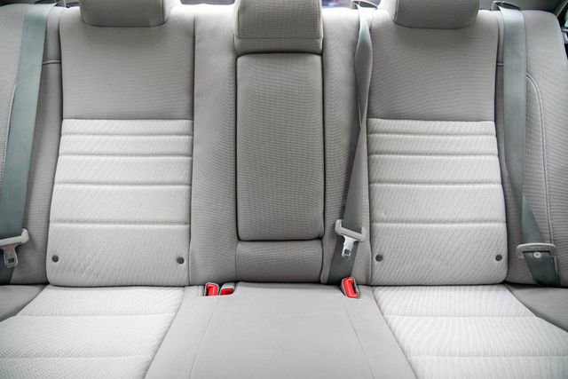 Used 2015 Toyota Camry LE image 9