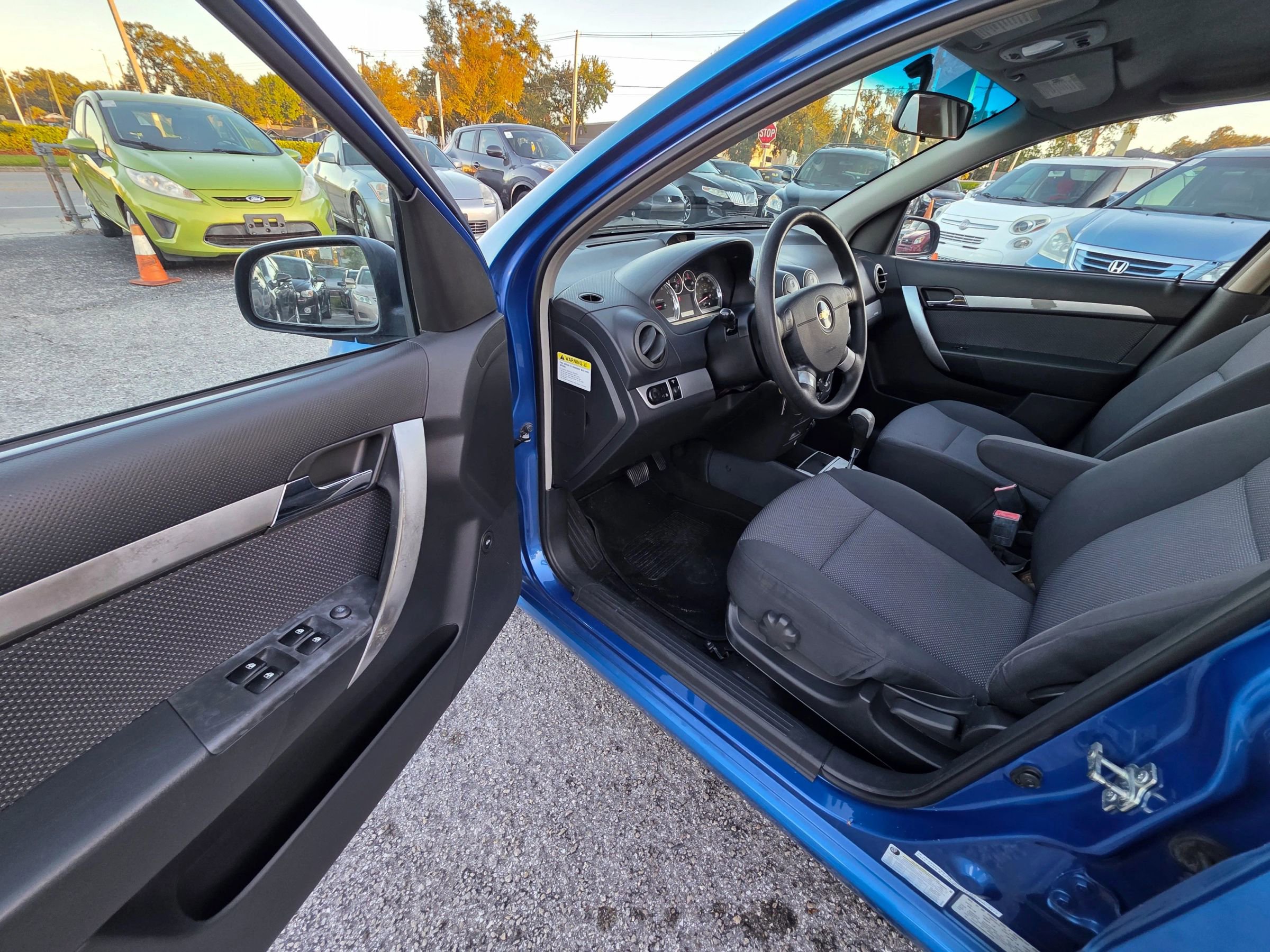 Used 2010 Chevrolet Aveo LT w/ Power and Convenience Package image 12