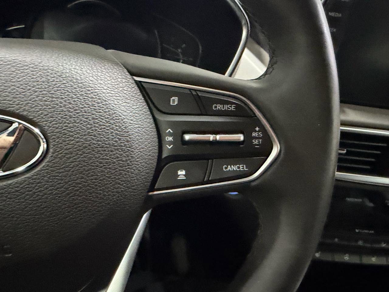 Used 2019 Hyundai Santa Fe Limited AWD/4WD image 21