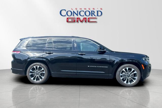 Used 2021 Jeep Grand Cherokee L Overland w/ Luxury Tech Group IV AWD/4WD image 3