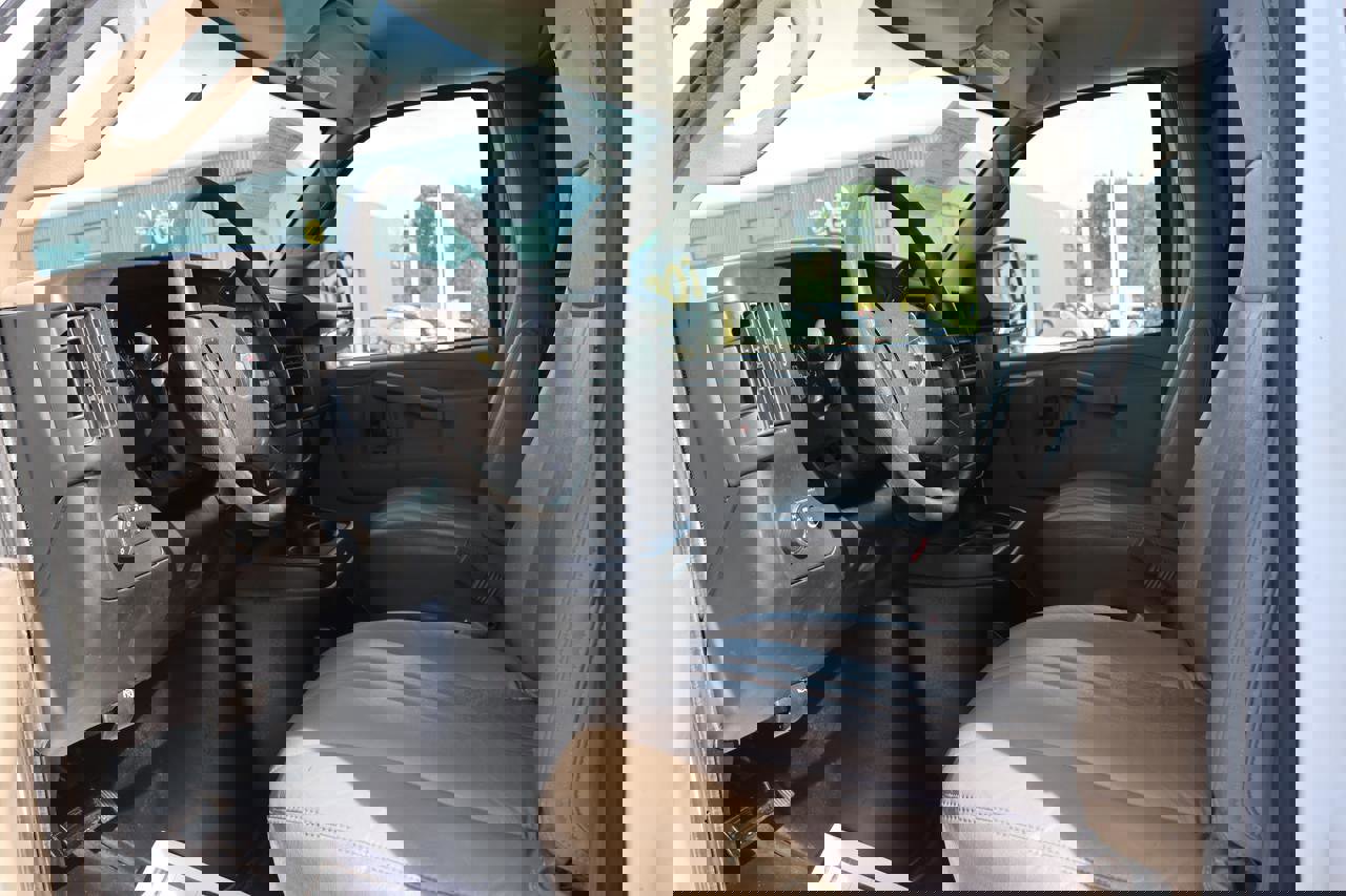 Used 2017 Chevrolet Express 2500 image 24