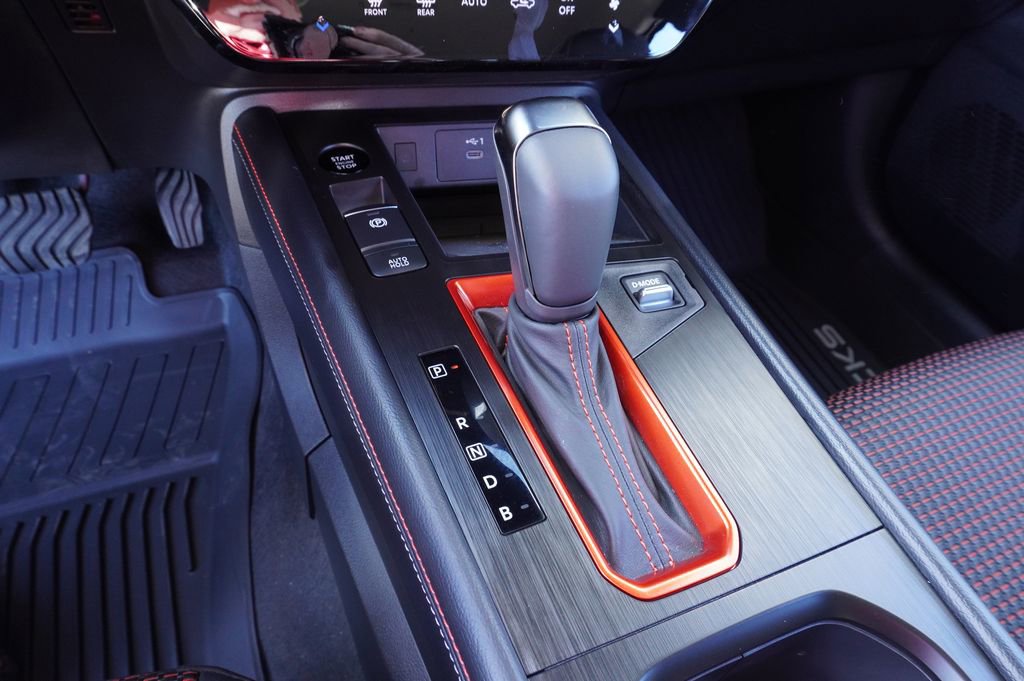 Certified 2025 Nissan Kicks SR FWD image 18