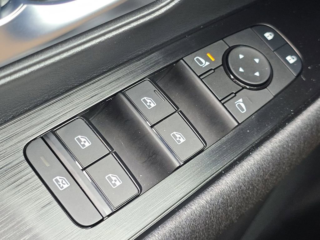 Used 2025 Nissan Kicks SV w/ SV Premium Package AWD/4WD image 25