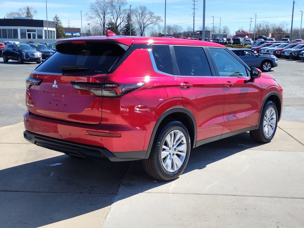 New 2026 Mitsubishi Outlander ES image 14