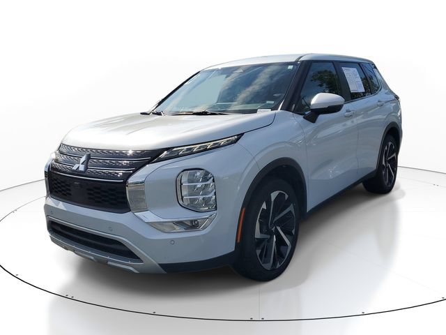 Used 2024 Mitsubishi Outlander SE FWD image 3