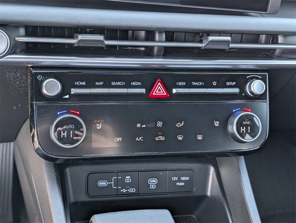 Certified 2025 Hyundai Santa Cruz SEL image 17