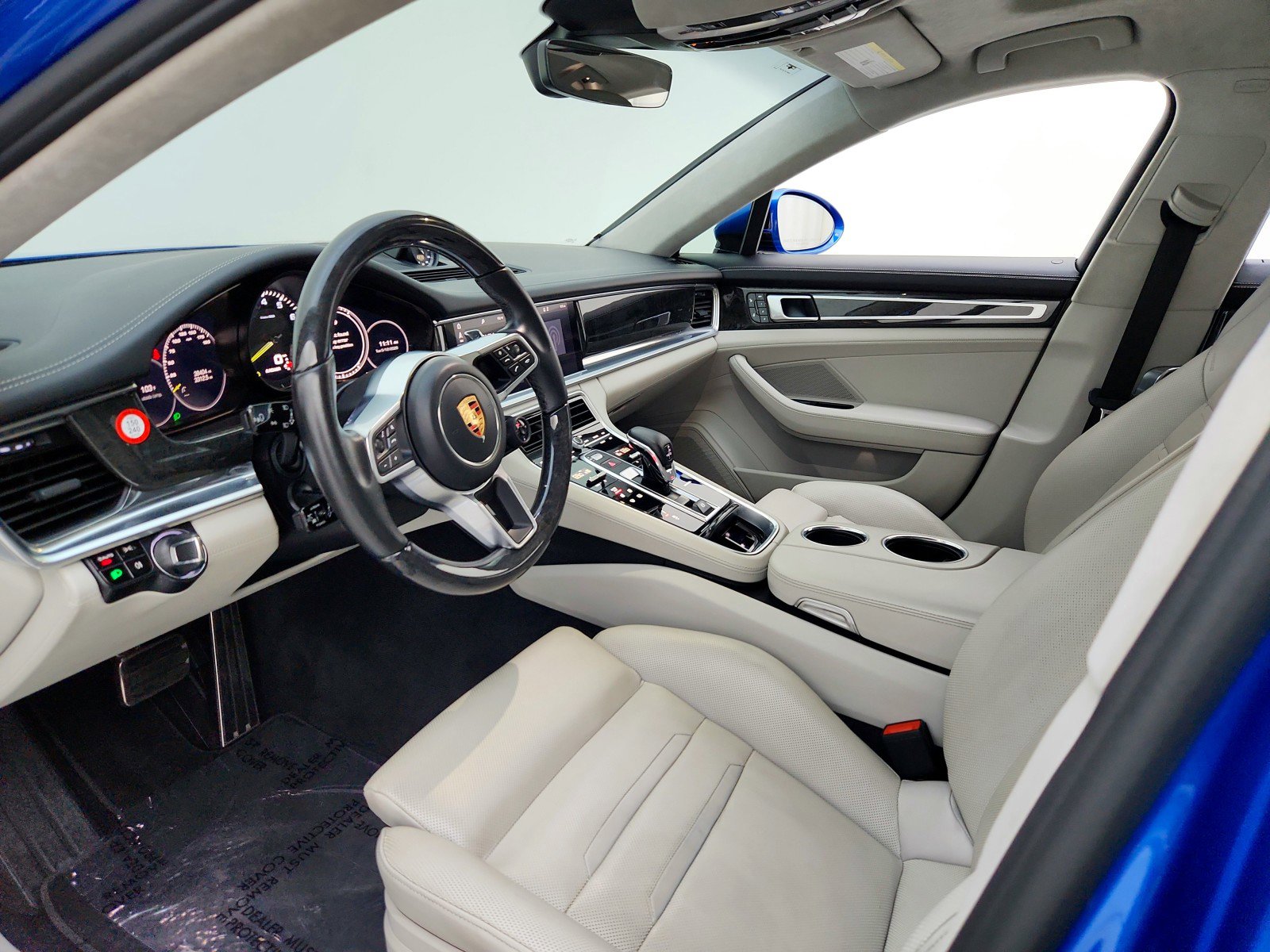 Used 2018 Porsche Panamera 4 AWD/4WD image 16