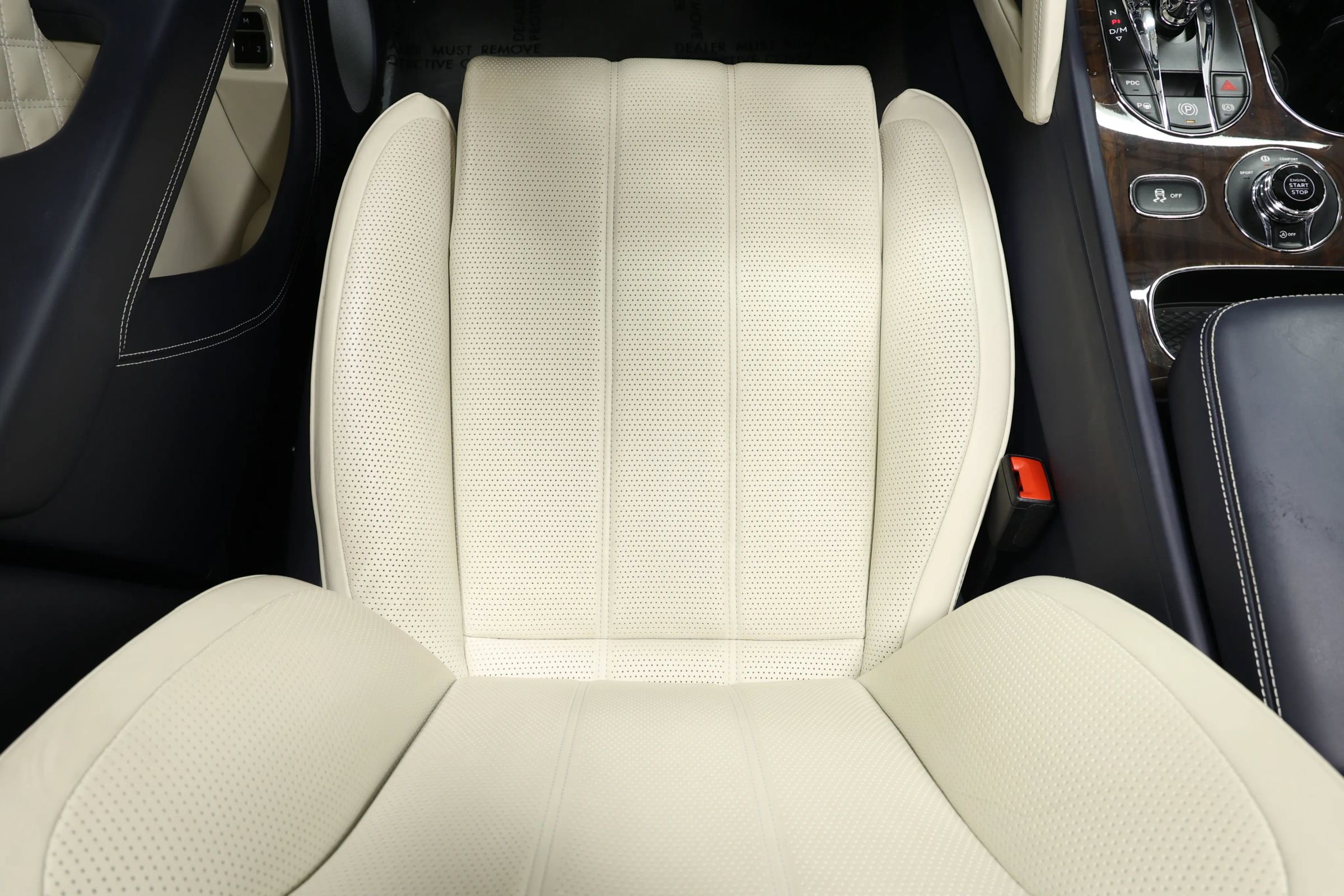 Used 2022 Bentley Bentayga image 22