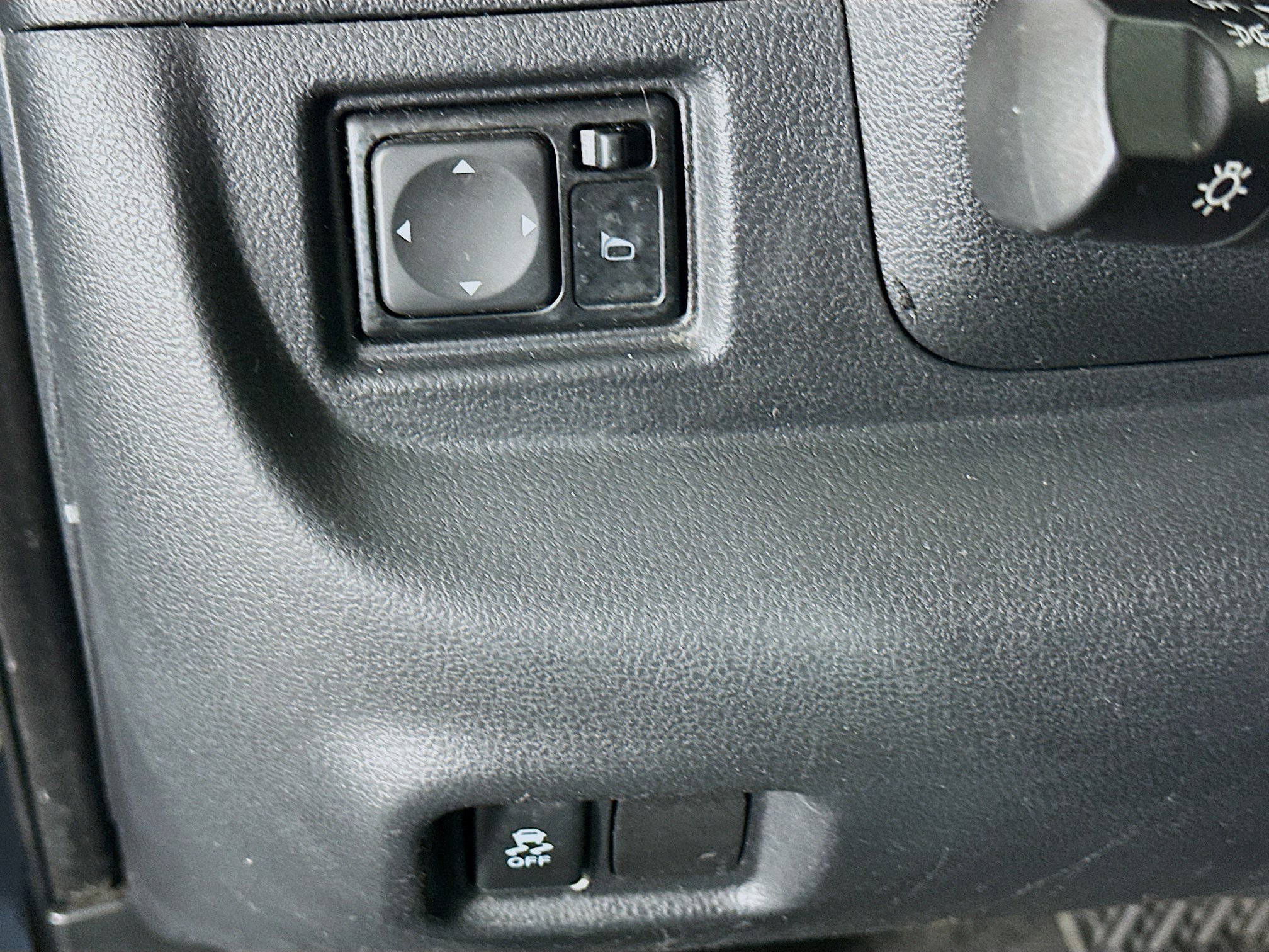 Used 2017 Nissan Versa SV image 16