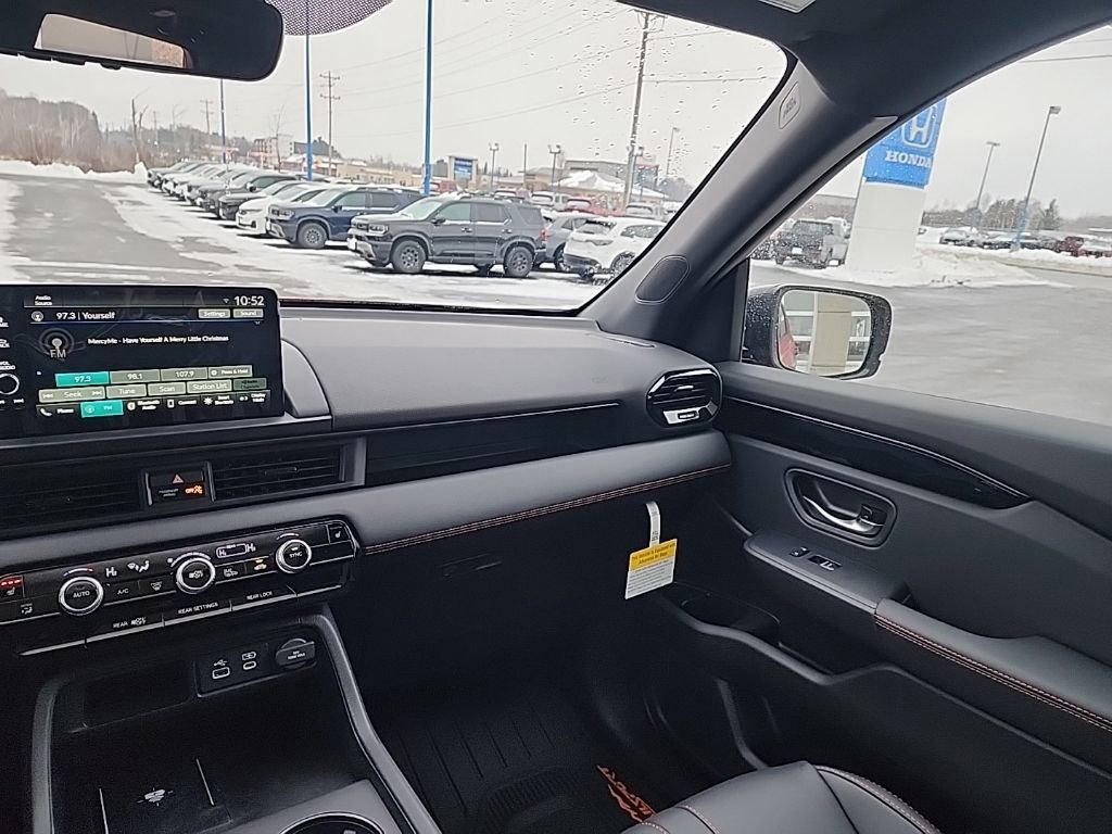 New 2025 Honda Pilot TrailSport image 21