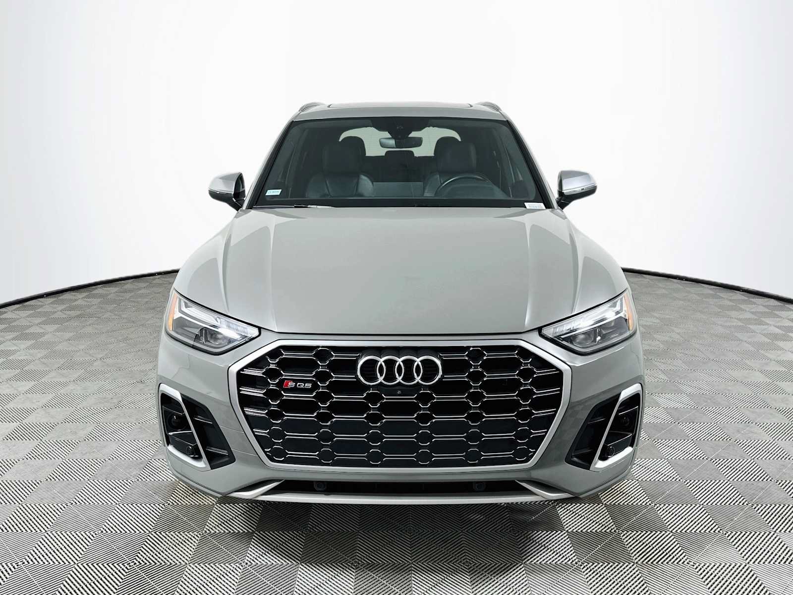 Used 2021 Audi SQ5 Premium Plus w/ Premium Plus Package AWD/4WD image 2