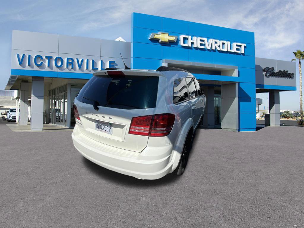 Used 2018 Dodge Journey SE w/ Blacktop Package FWD image 4