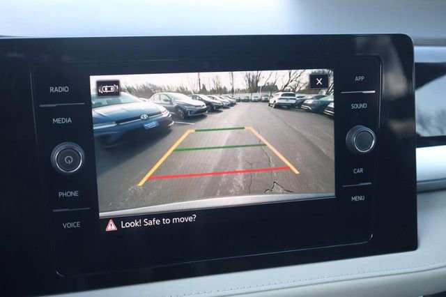 New 2026 Volkswagen Taos SE image 14