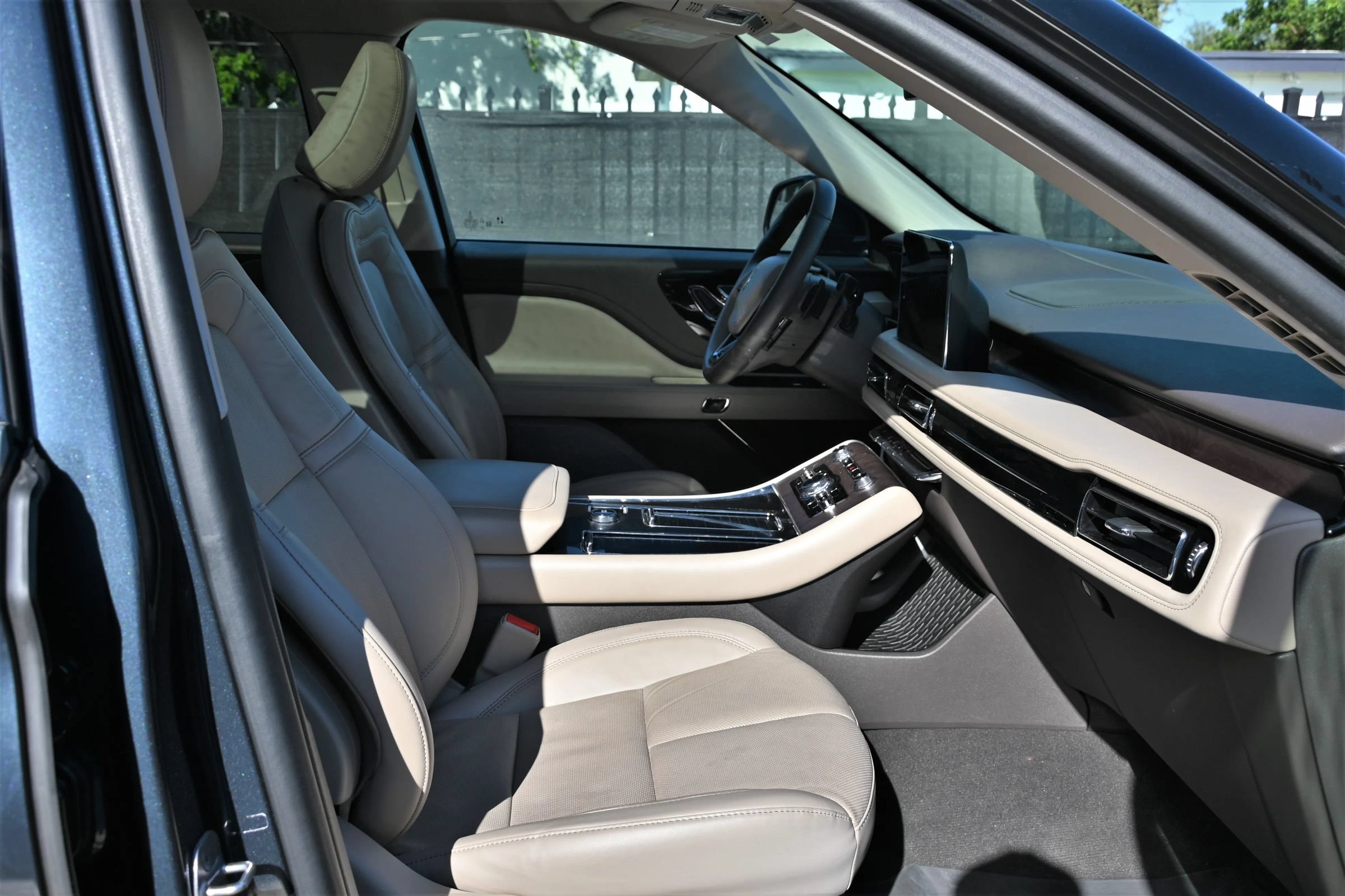 Used 2024 Lincoln Aviator Reserve w/ Equipment Group 201A RWD image 18