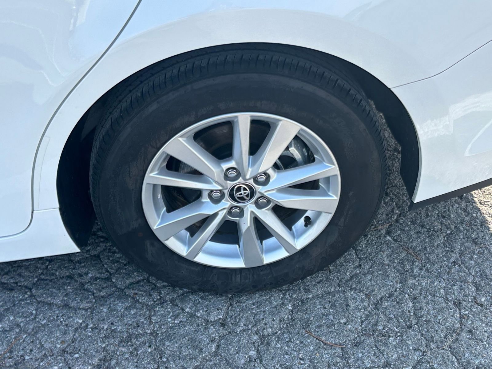 Used 2025 Toyota Camry LE image 29