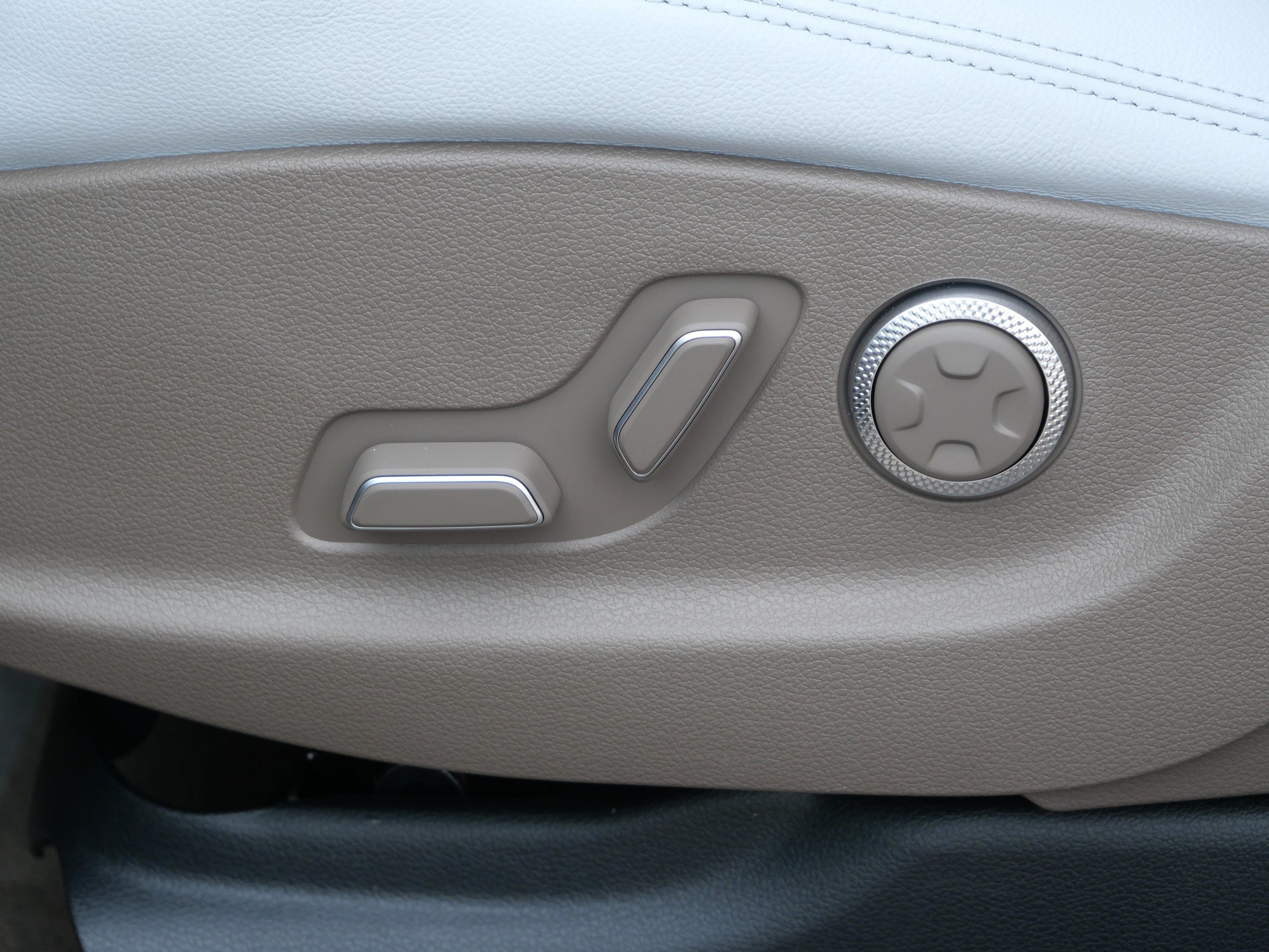 New 2026 Genesis GV70 2.5T Advanced AWD/4WD image 6