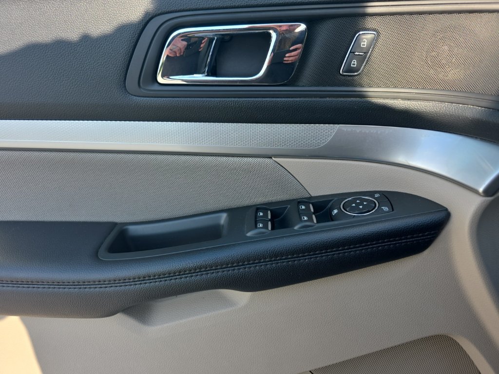 Used 2019 Ford Explorer FWD image 16