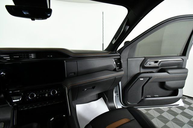 Used 2025 GMC Sierra 3500 AT4 w/ AT4 Premium Plus Package image 21