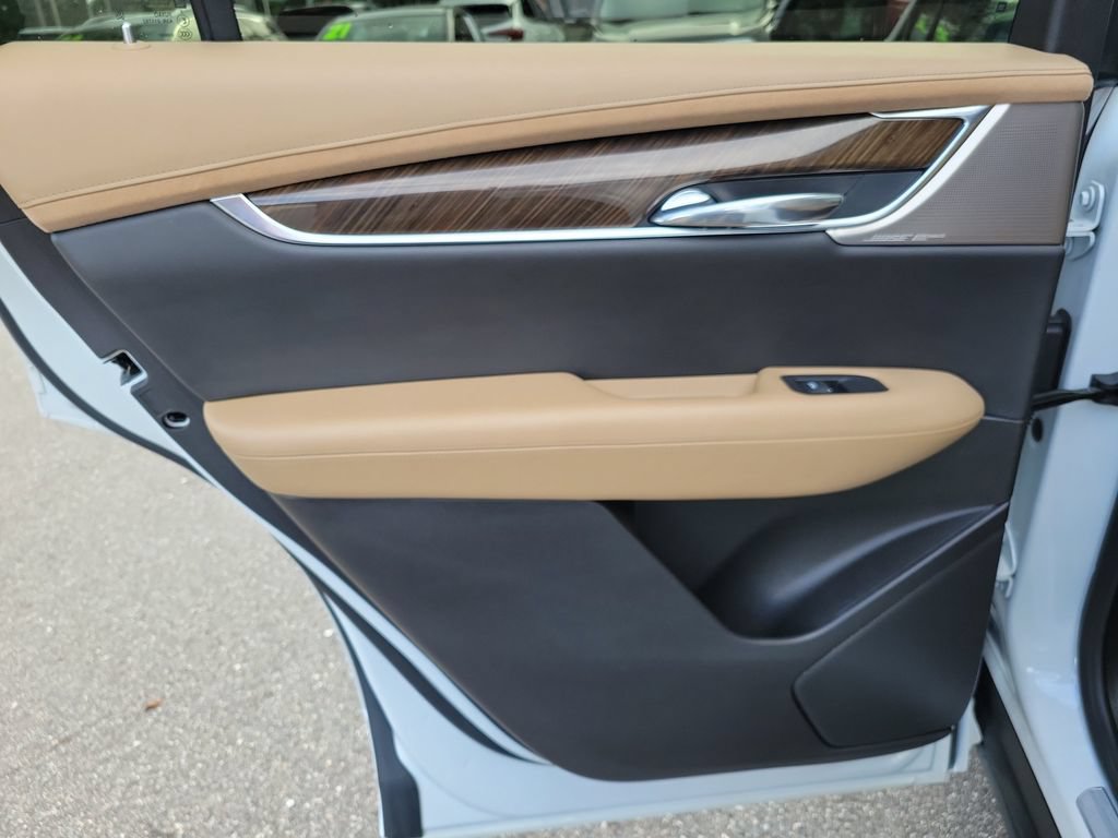 Used 2023 Cadillac XT6 Sport w/ Platinum Package AWD/4WD image 15
