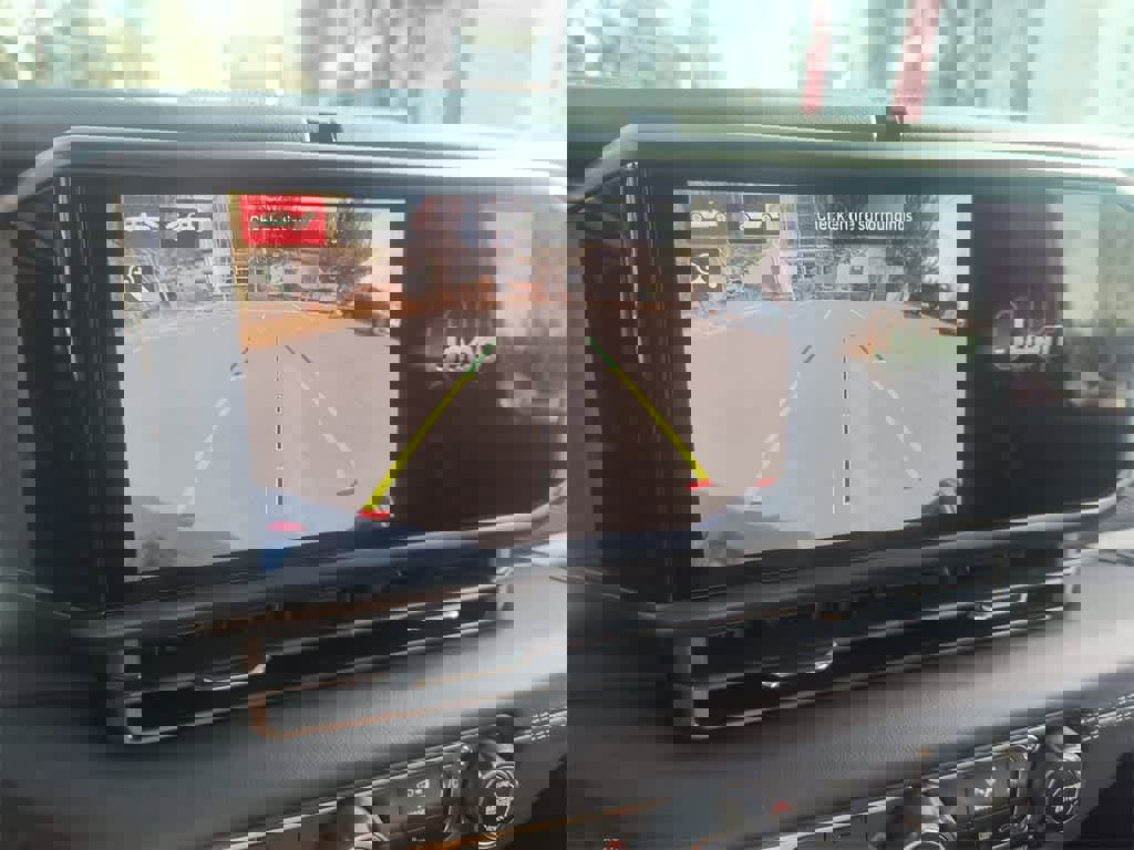 Used 2025 Jeep Gladiator Rubicon w/ Convenience Group image 17