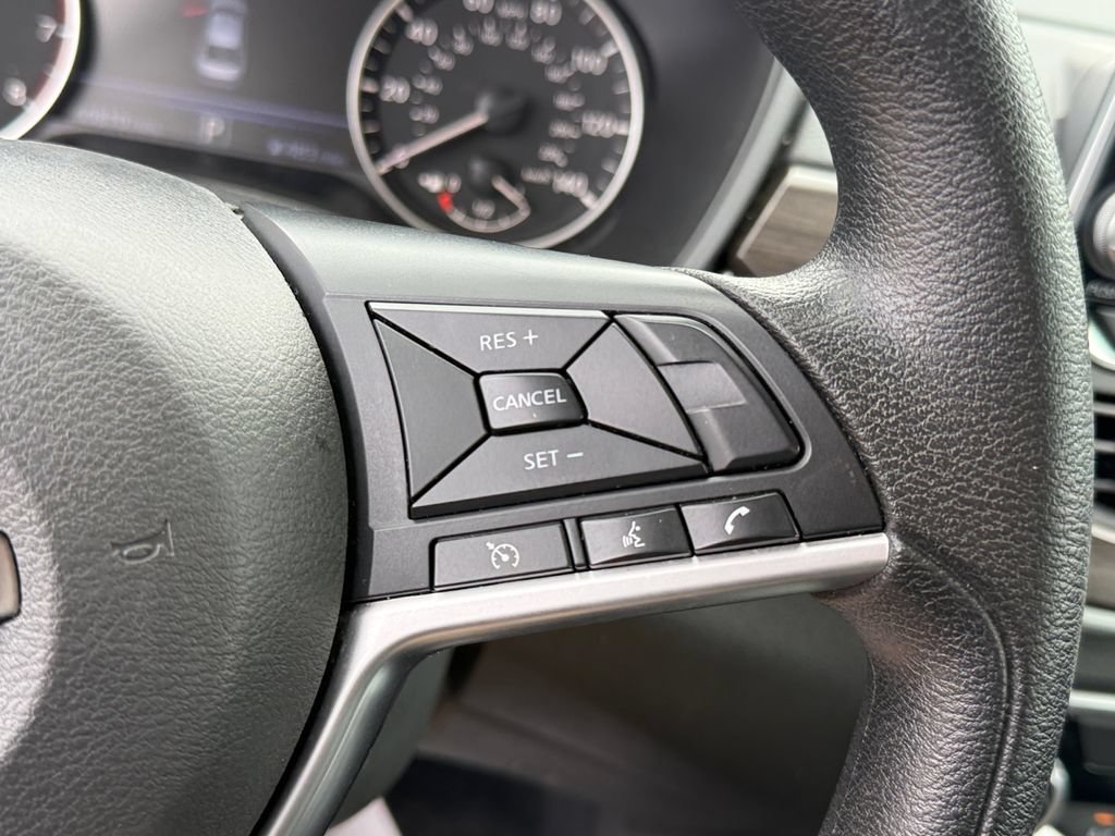 Used 2024 Nissan Altima 2.5 SV FWD image 17