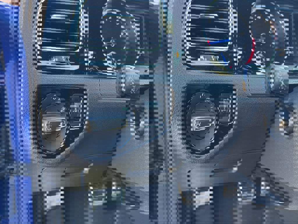 Used 2015 Volkswagen Golf R 4-Door image 12