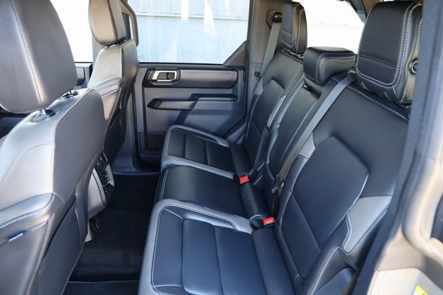 Used 2025 Ford Bronco Outer Banks image 12