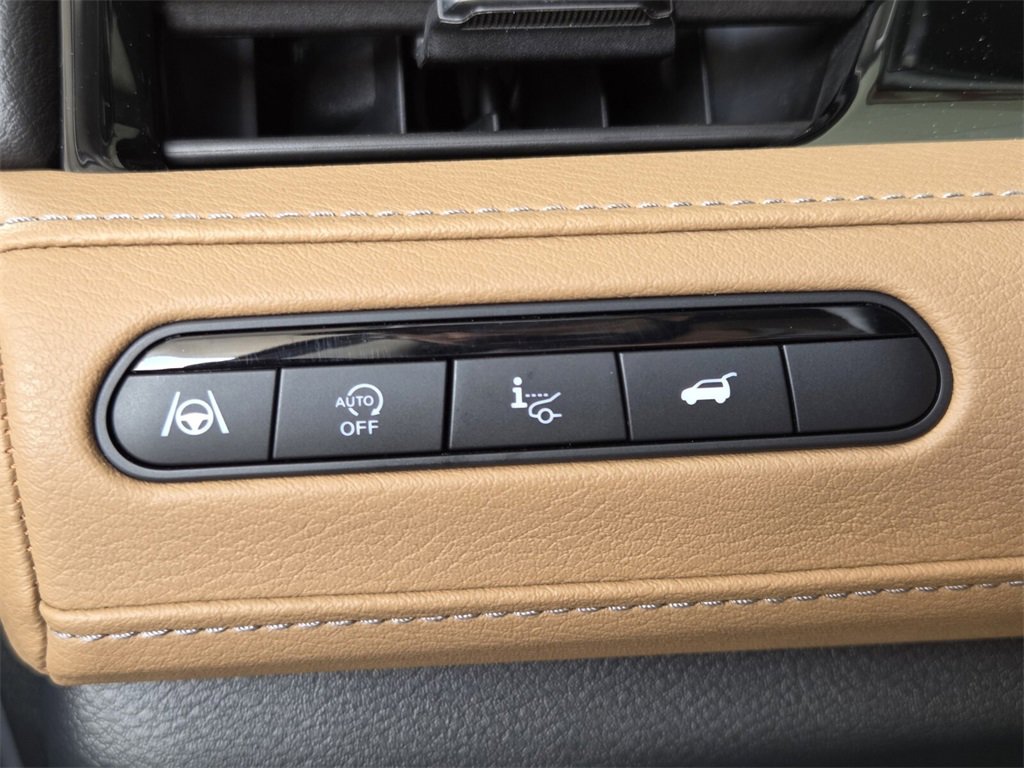 Used 2025 INFINITI QX80 Sensory image 35