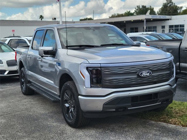 New 2025 Ford F150 Lightning Lariat