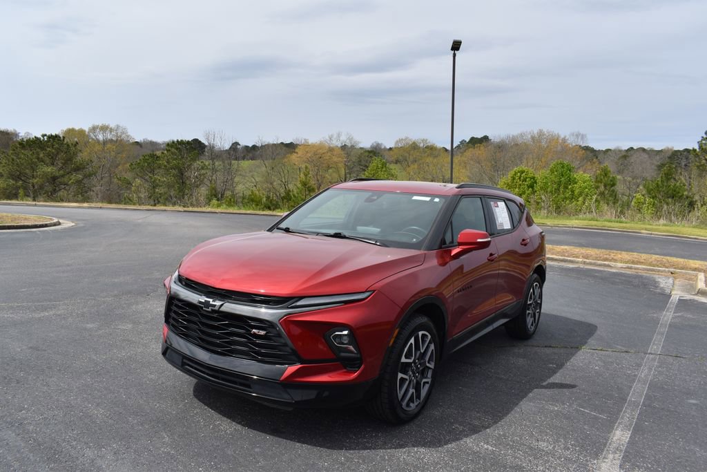 Used 2023 Chevrolet Blazer RS w/ Enhanced Convenience Package image 3