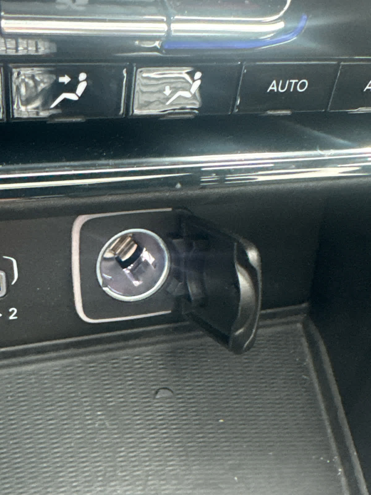 Used 2022 Jeep Grand Cherokee Overland w/ Luxury Tech Group IV image 25