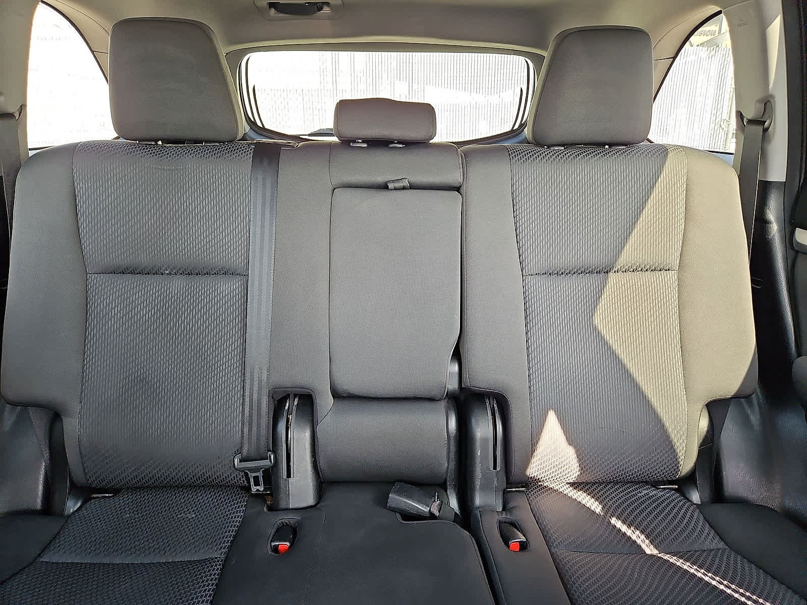 Used 2017 Toyota Highlander LE FWD image 14