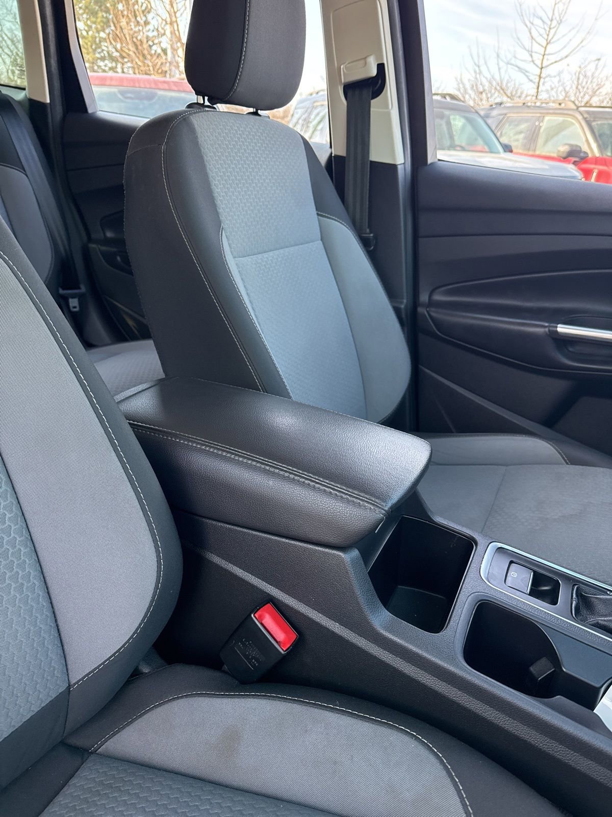 Used 2019 Ford Escape SE image 18