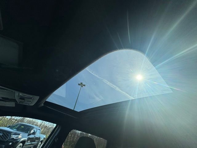 Used 2016 Toyota Tacoma TRD Sport w/ Premium & Technology Package image 26