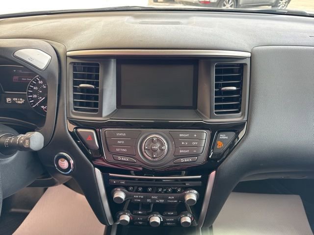 Used 2013 Nissan Pathfinder SV image 21